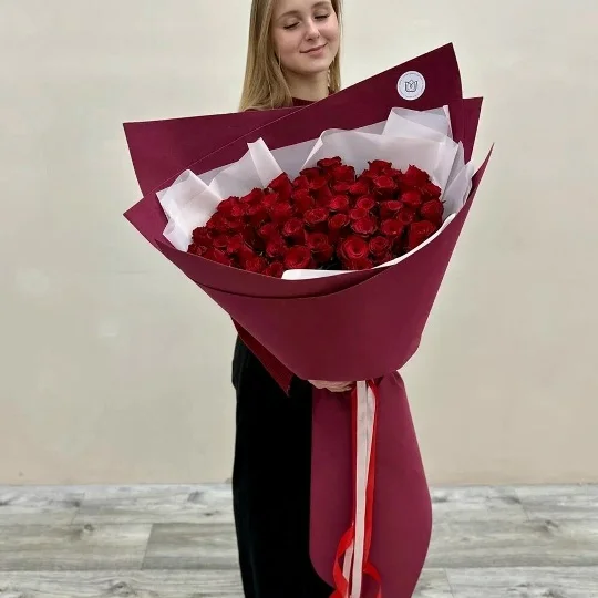 Букет гигант из 55 бордовых роз